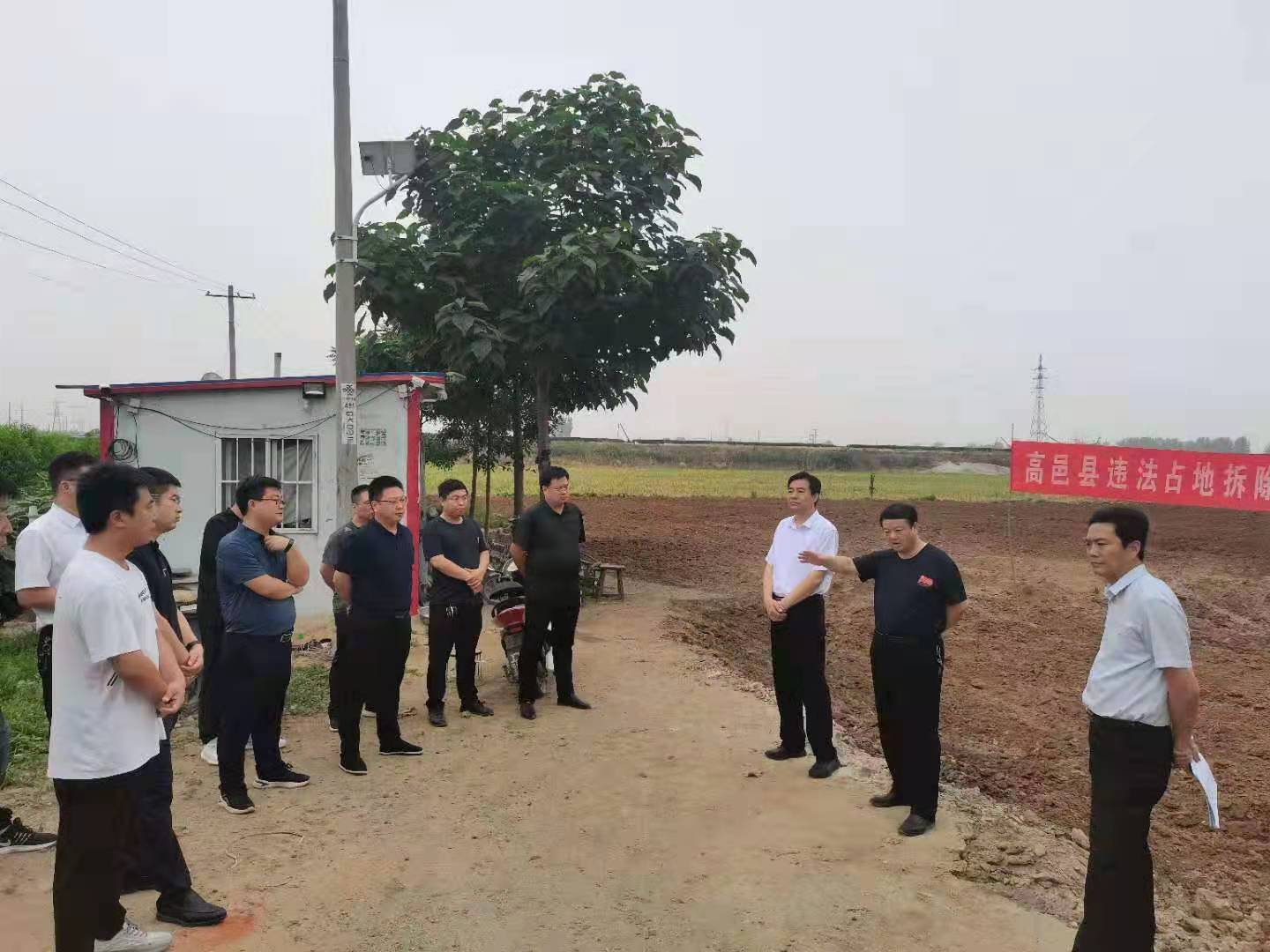 半岛官方下载地址|我县召开违法占地拆除现场会，全力推动卫片执法工作(图1)