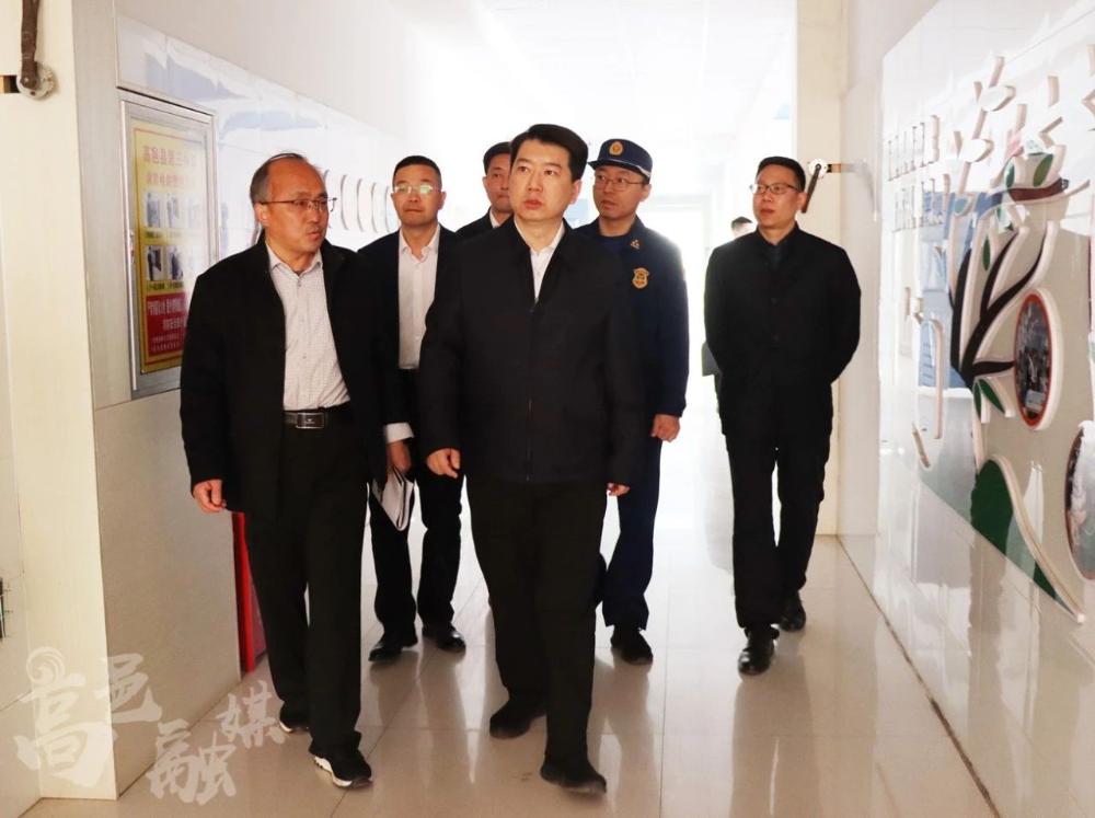 县委副书记、县长苗润涛调研安全生产工作